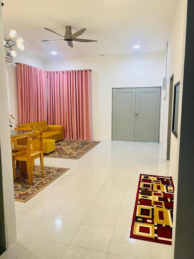 Hayyan Homestay Kuala Lipis Zewnętrze zdjęcie
